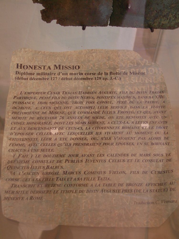 058 - Tablette Honesta Missio - traduction - Aleria - Corse.JPG